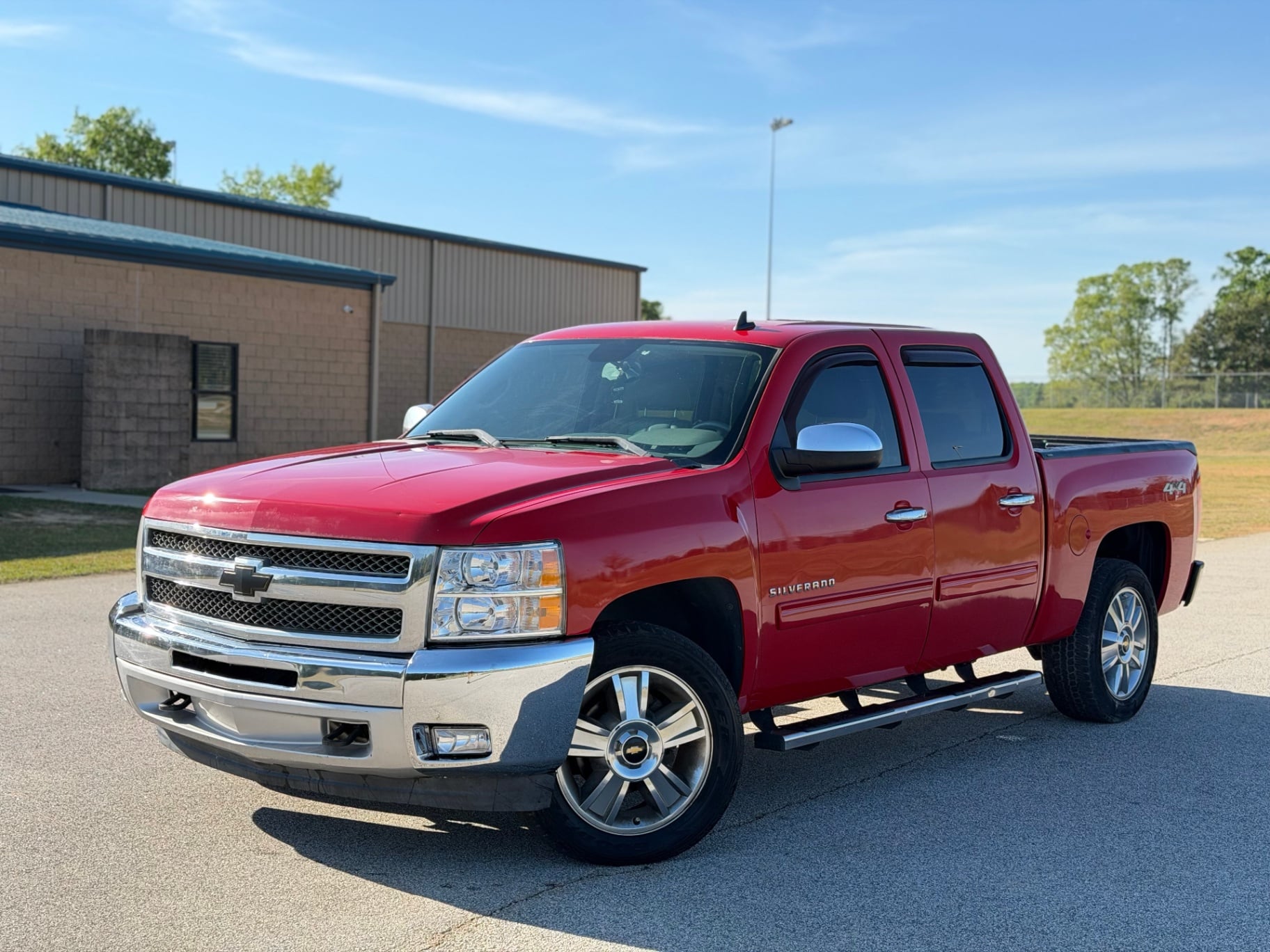 2013 Chevrolet Silverado LTZ thumbnail 3