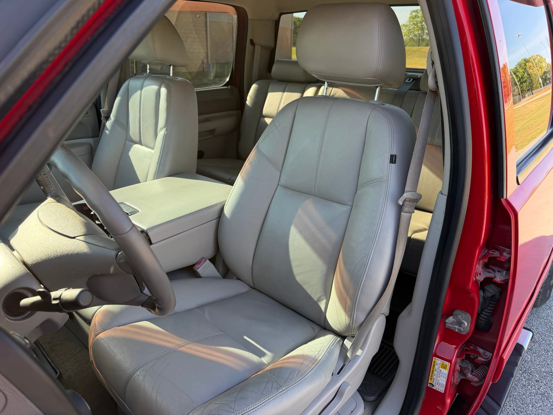 2013 Chevrolet Silverado LTZ thumbnail 8