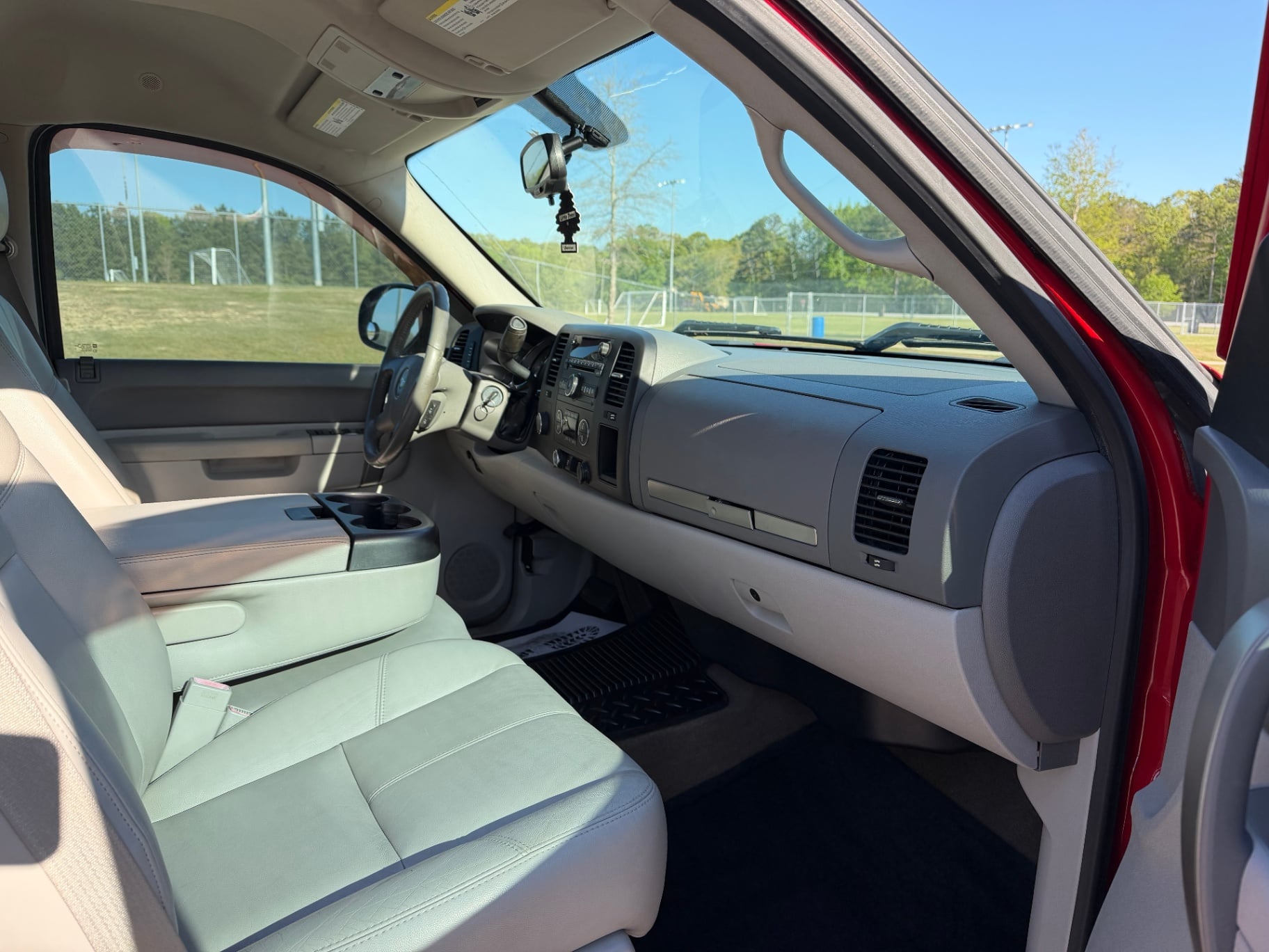 2013 Chevrolet Silverado LTZ thumbnail 9