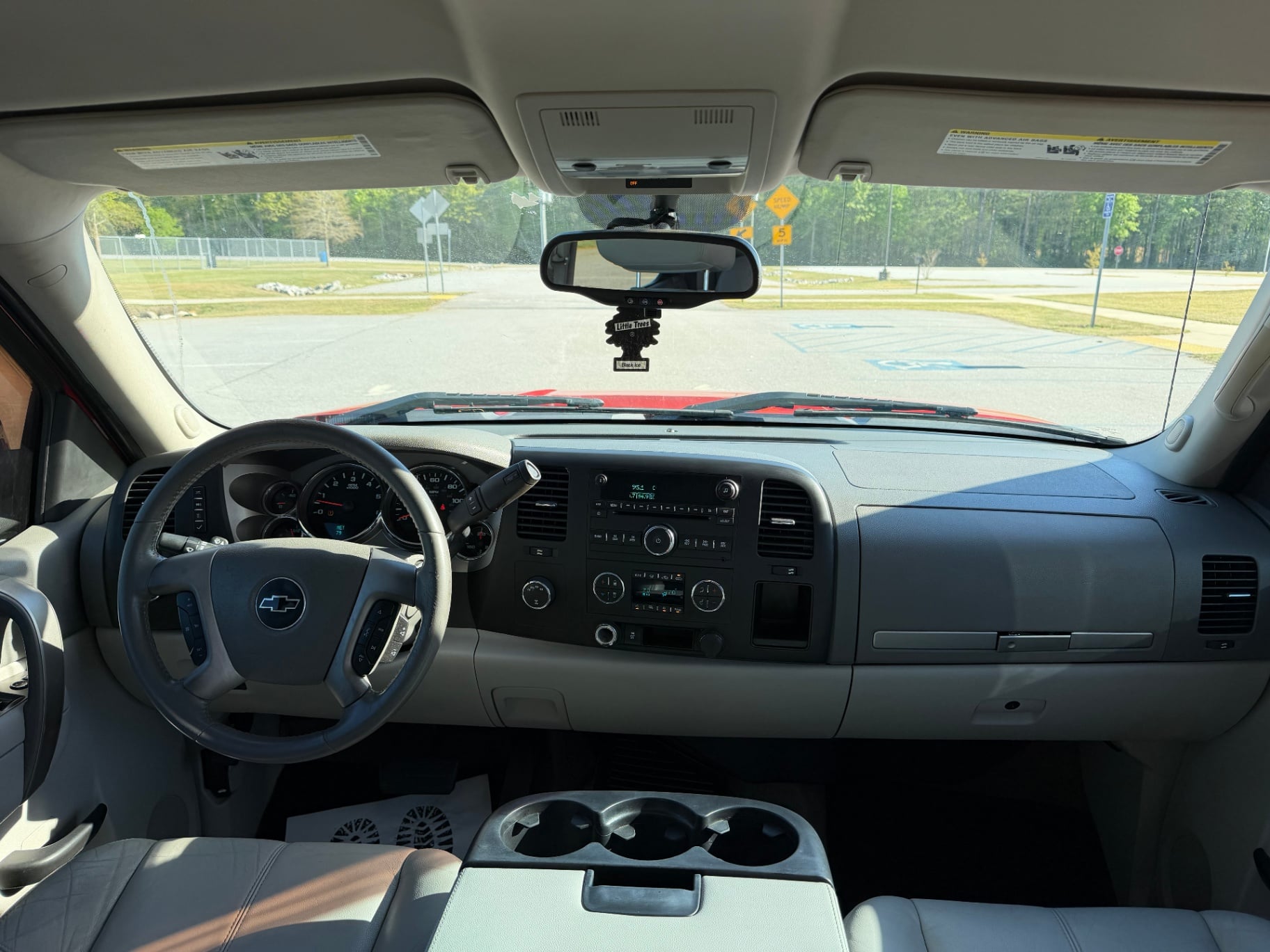 2013 Chevrolet Silverado LTZ thumbnail 12