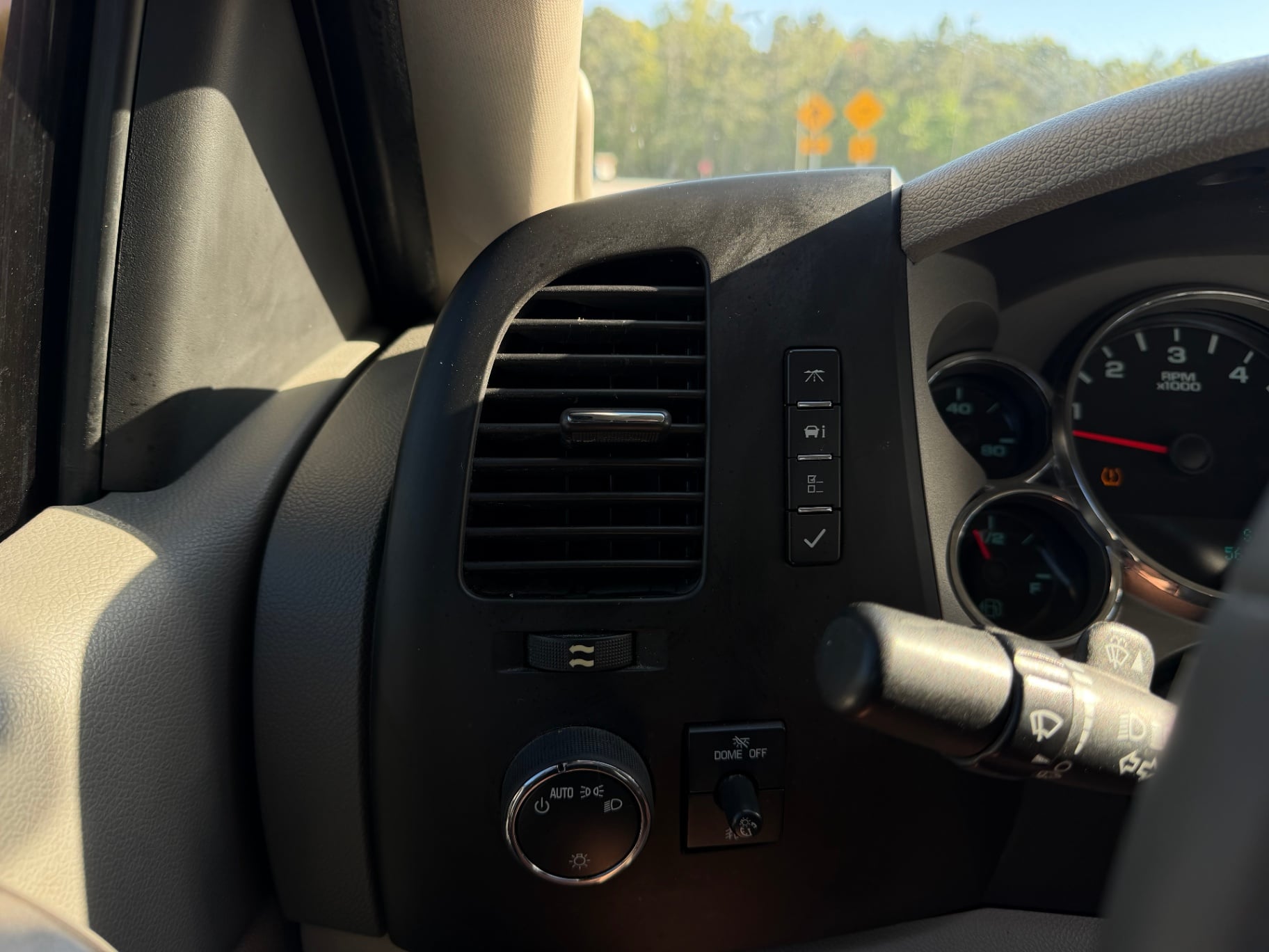 2013 Chevrolet Silverado LTZ thumbnail 14