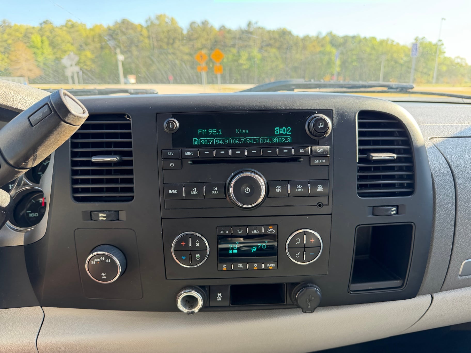 2013 Chevrolet Silverado LTZ thumbnail 17