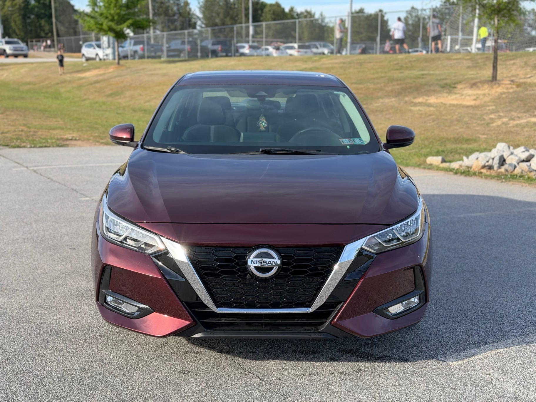 2020 Nissan Sentra SV thumbnail 2