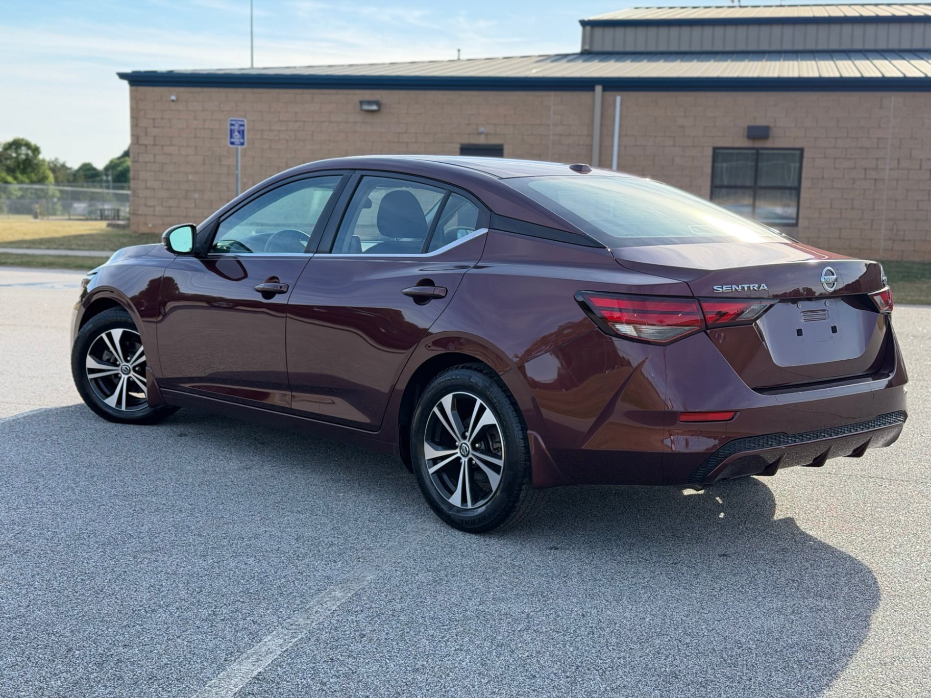 2020 Nissan Sentra SV thumbnail 4