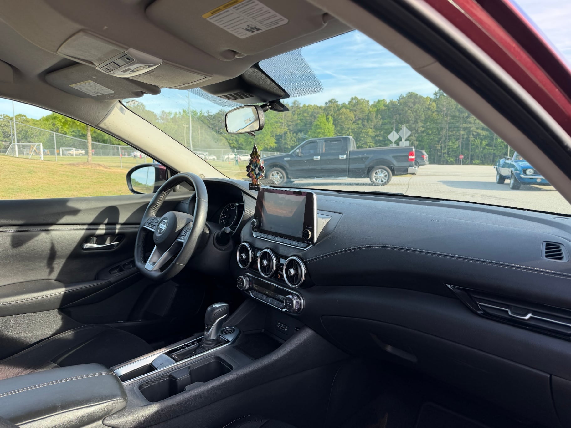 2020 Nissan Sentra SV thumbnail 9