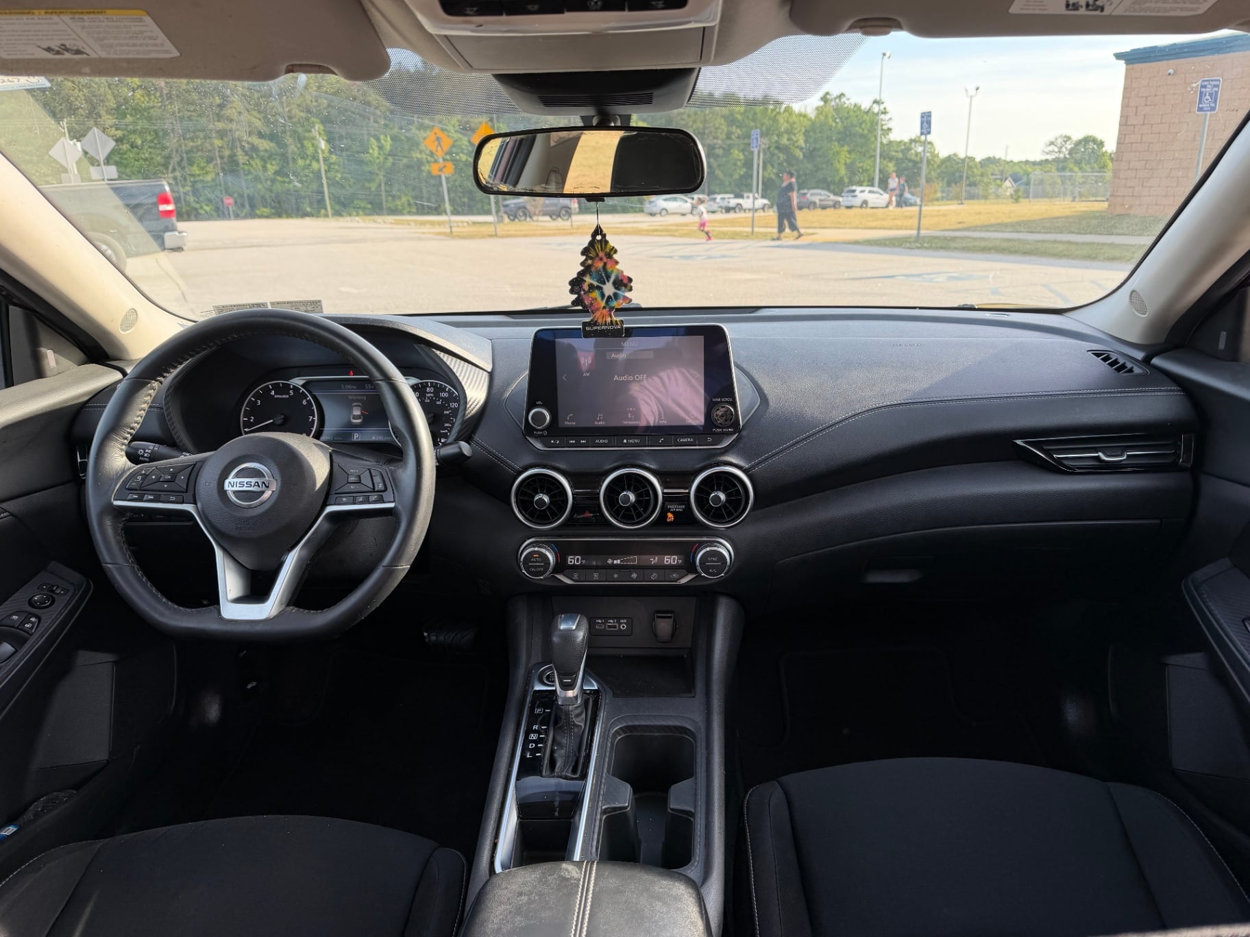 2020 Nissan Sentra SV thumbnail 11