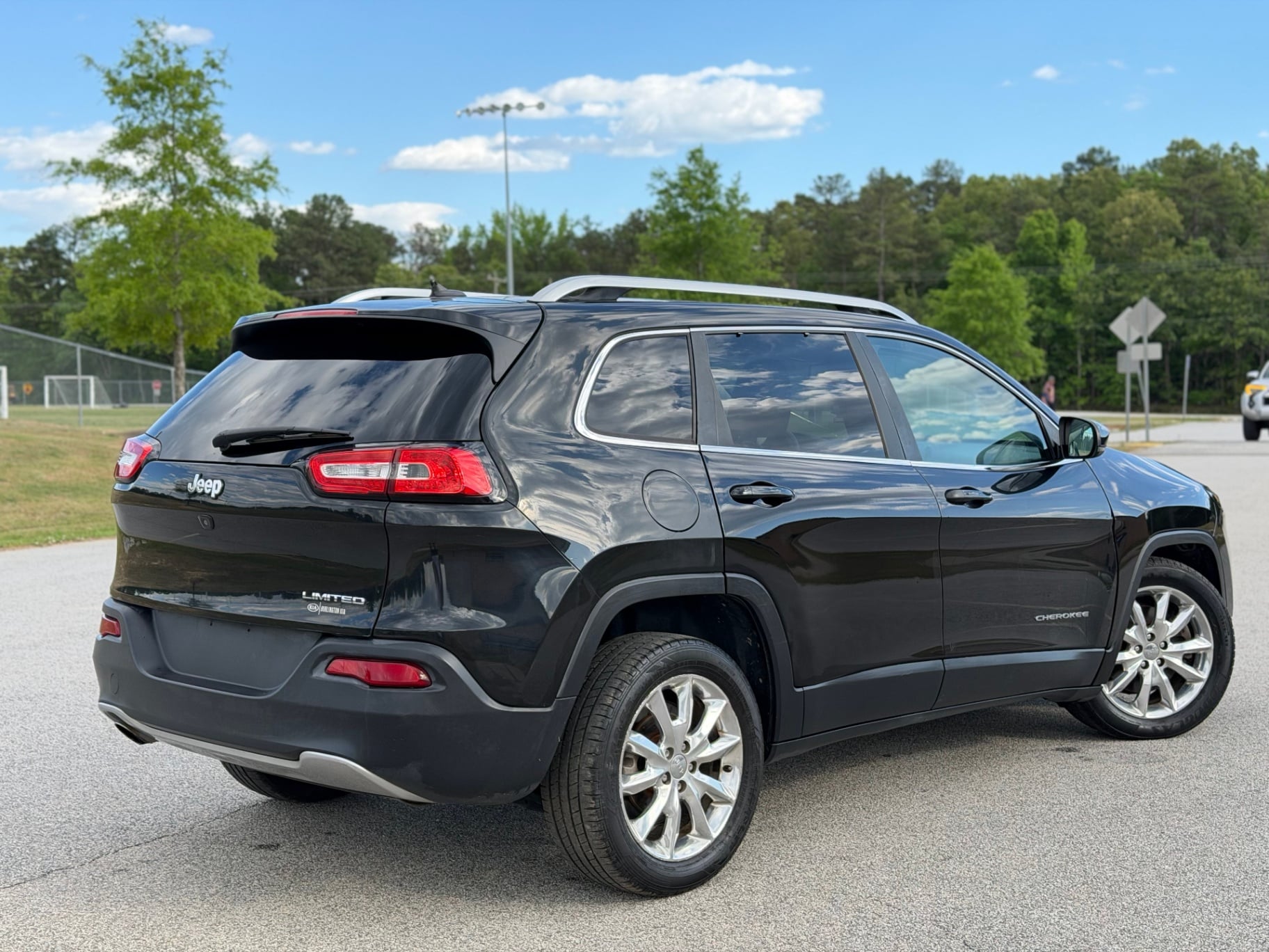 2015 Jeep Cherokee Limited thumbnail 6