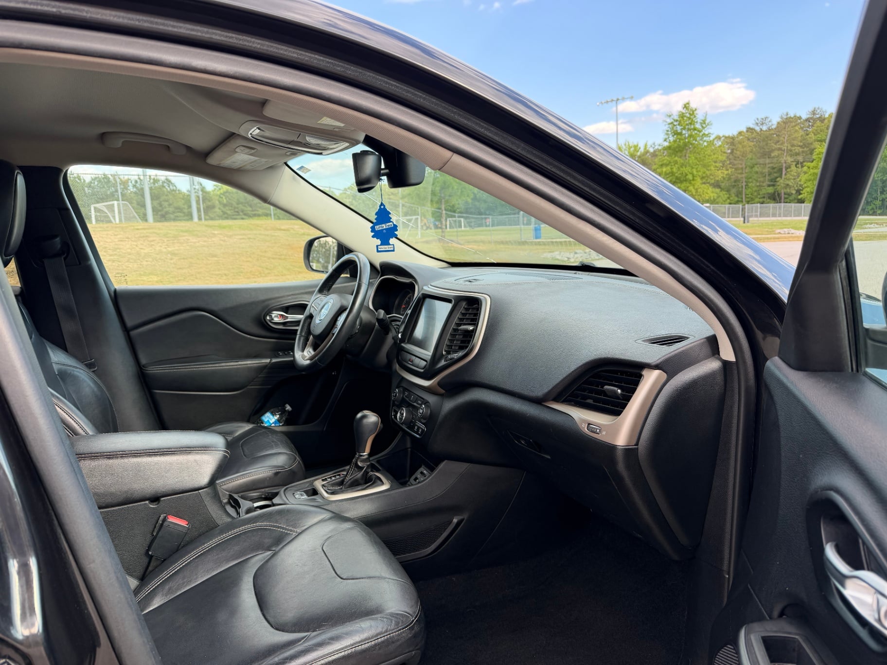 2015 Jeep Cherokee Limited thumbnail 8