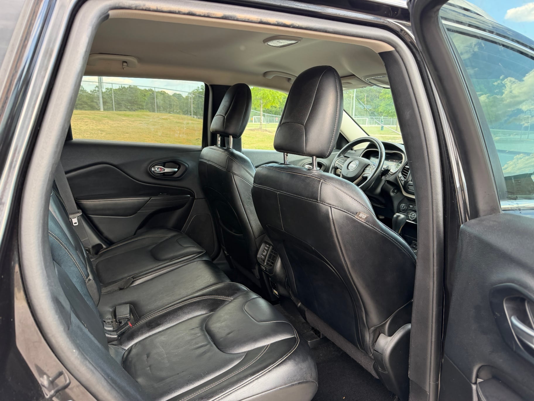 2015 Jeep Cherokee Limited thumbnail 9