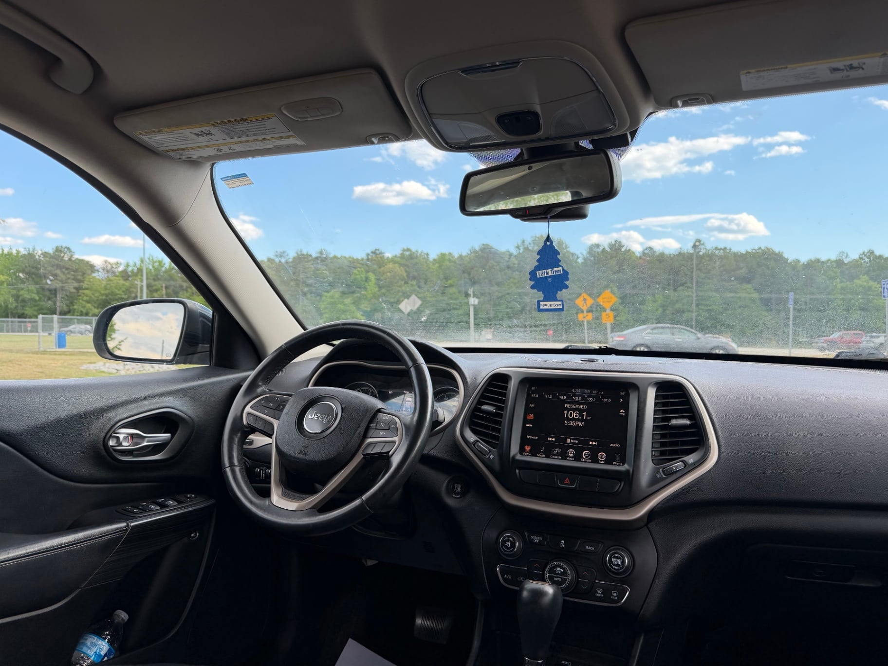 2015 Jeep Cherokee Limited thumbnail 11