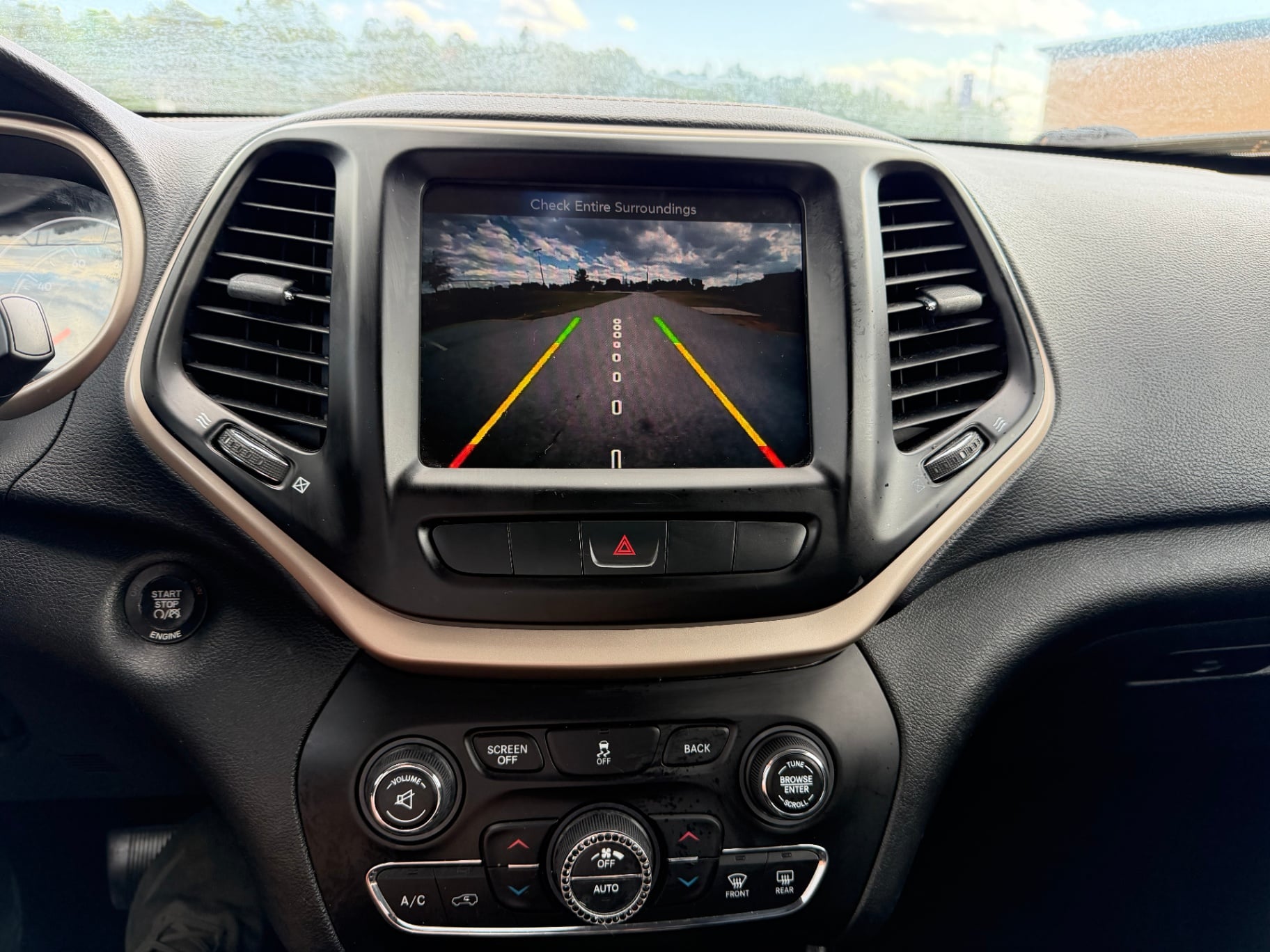 2015 Jeep Cherokee Limited thumbnail 15