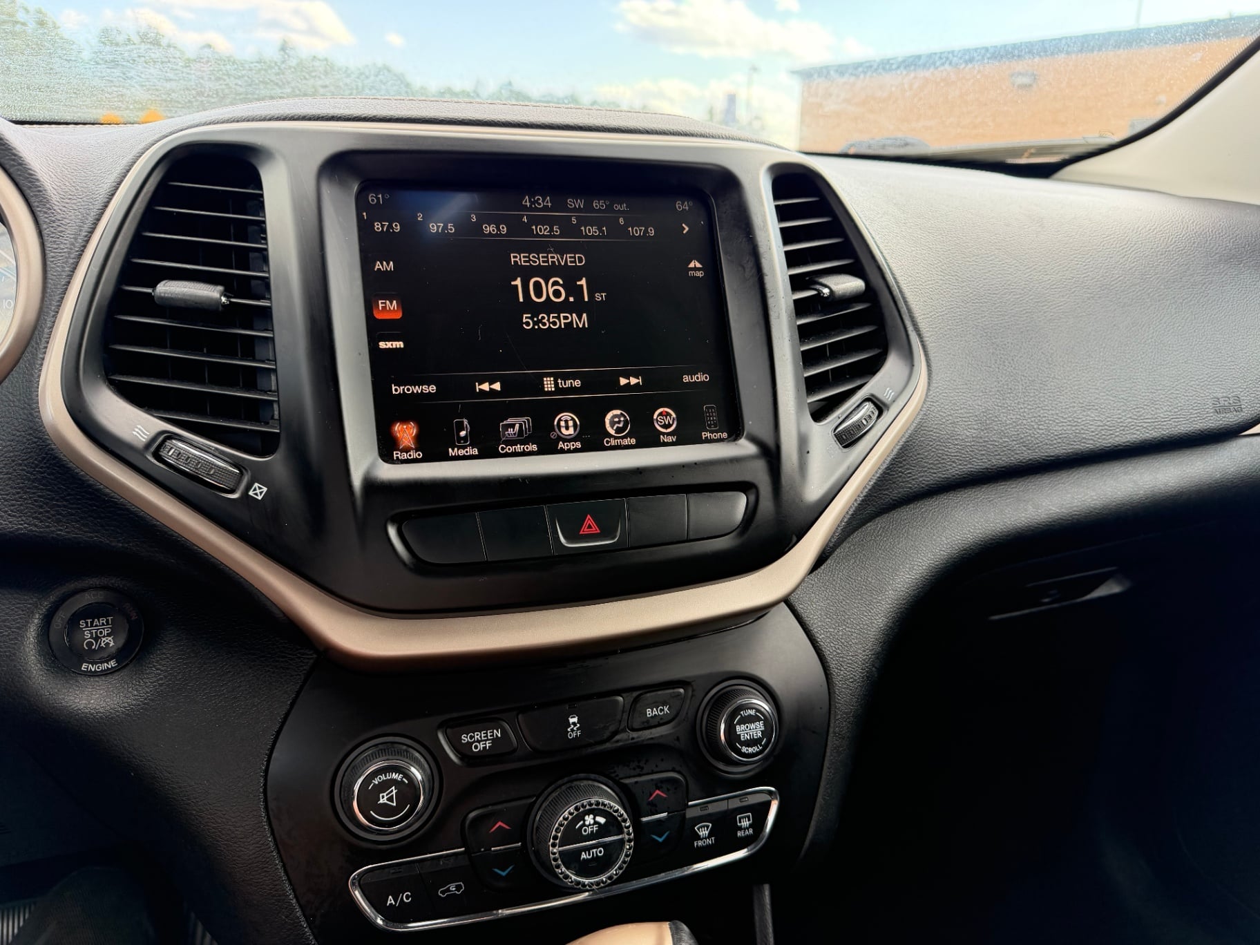 2015 Jeep Cherokee Limited thumbnail 14