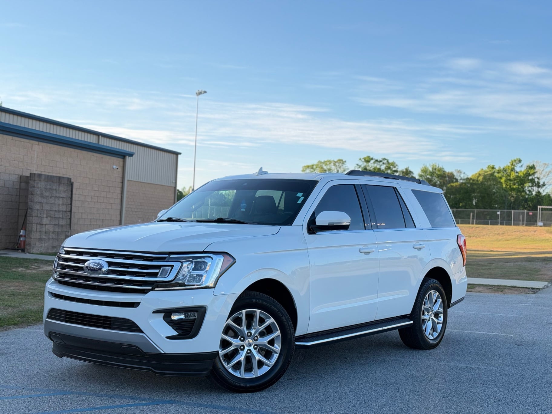 2021 Ford Expedition XLT thumbnail 2