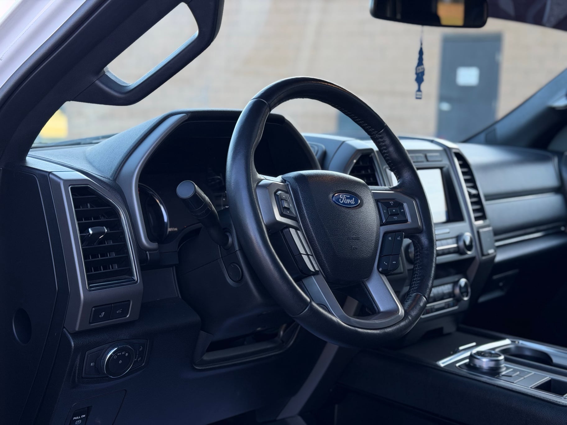 2021 Ford Expedition XLT thumbnail 6