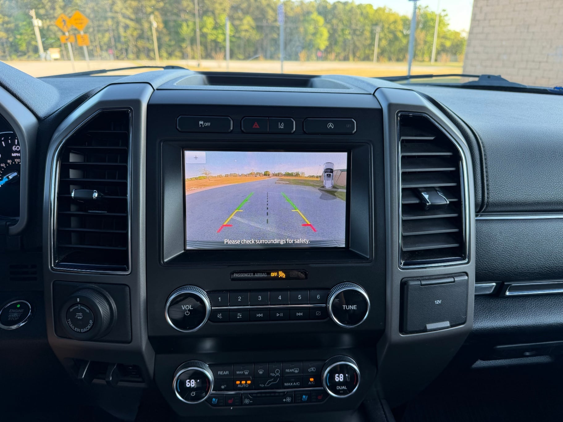 2021 Ford Expedition XLT thumbnail 18