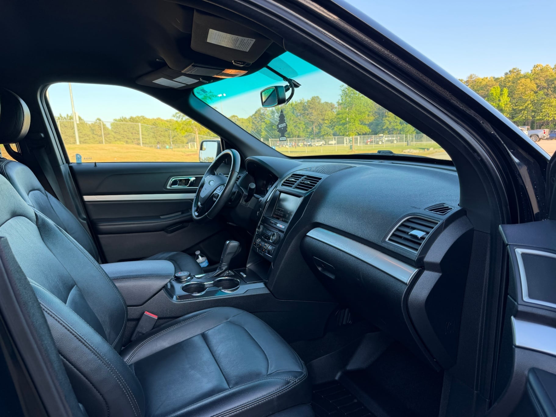 2016 Ford Explorer XLT thumbnail 9