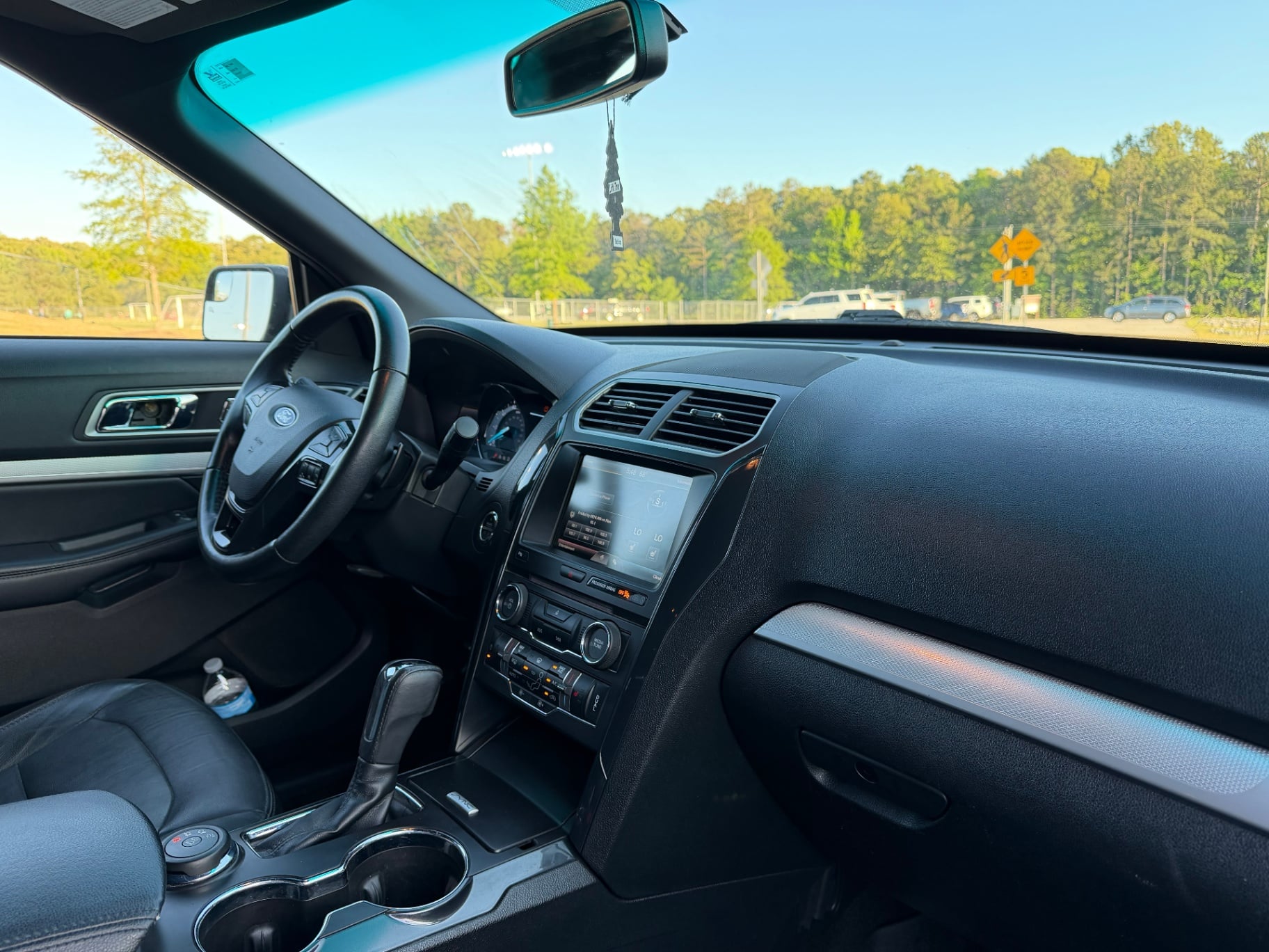 2016 Ford Explorer XLT thumbnail 11