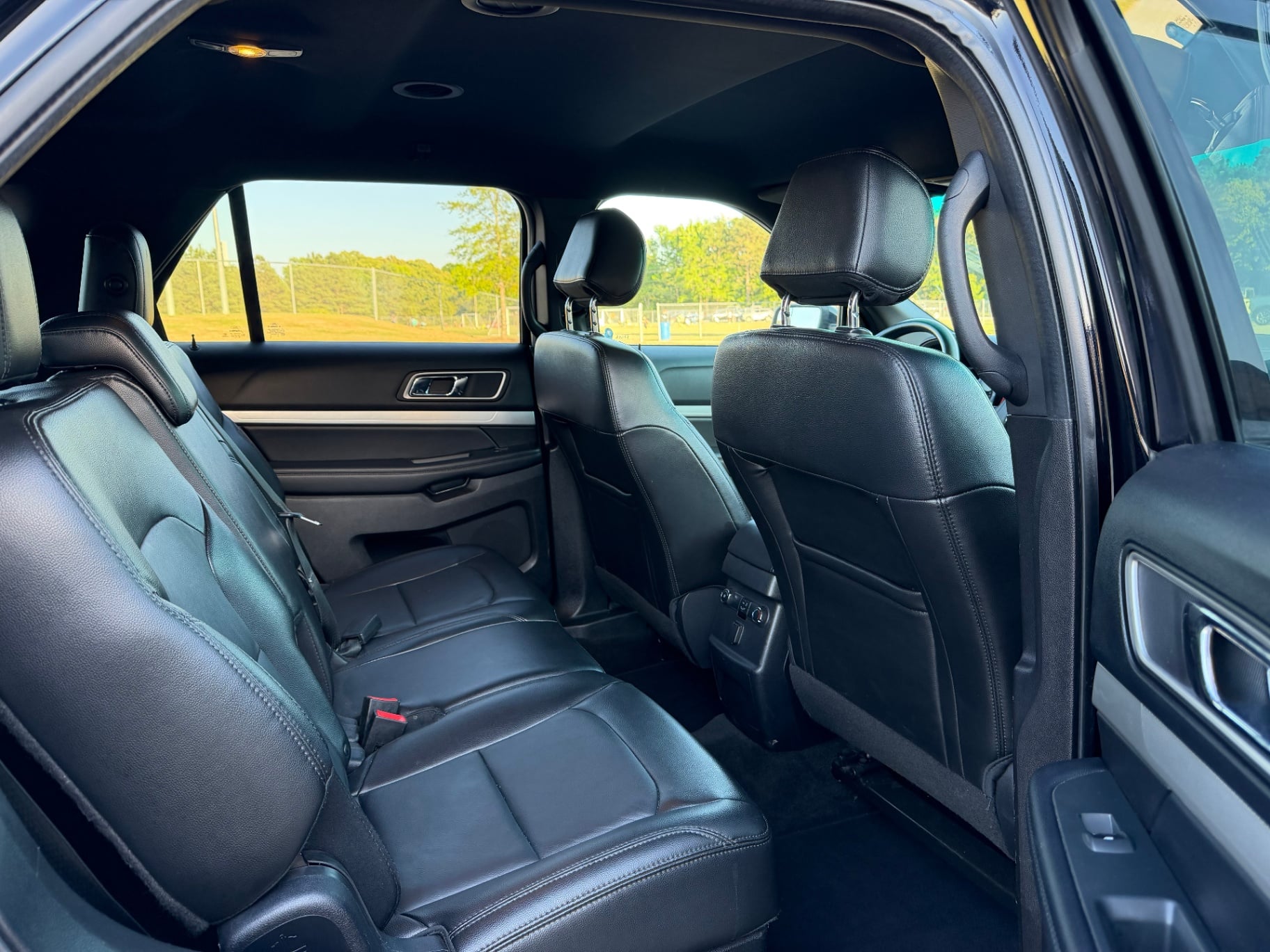 2016 Ford Explorer XLT thumbnail 12