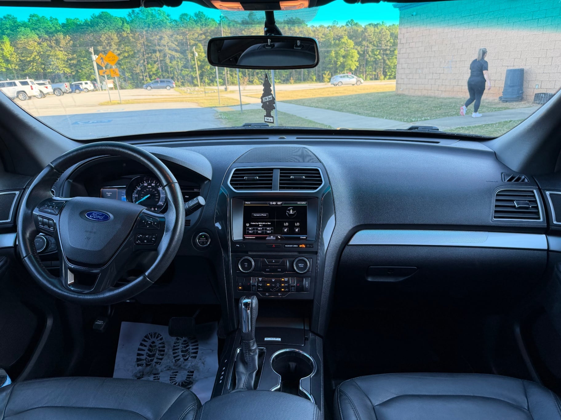 2016 Ford Explorer XLT thumbnail 14